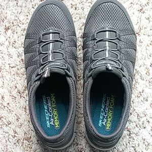 Skechers slip on shoes